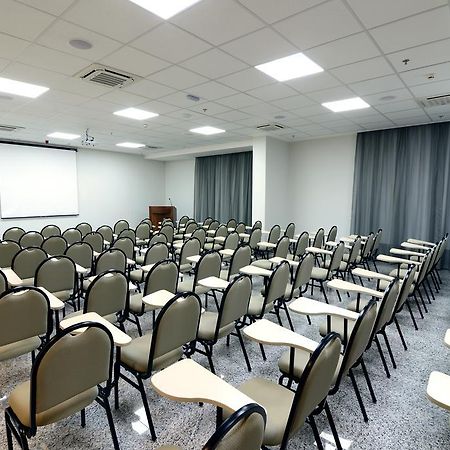 卡撒白布里斯托尔快捷酒店 伊塔佩米林河畔卡舒埃鲁 外观 照片