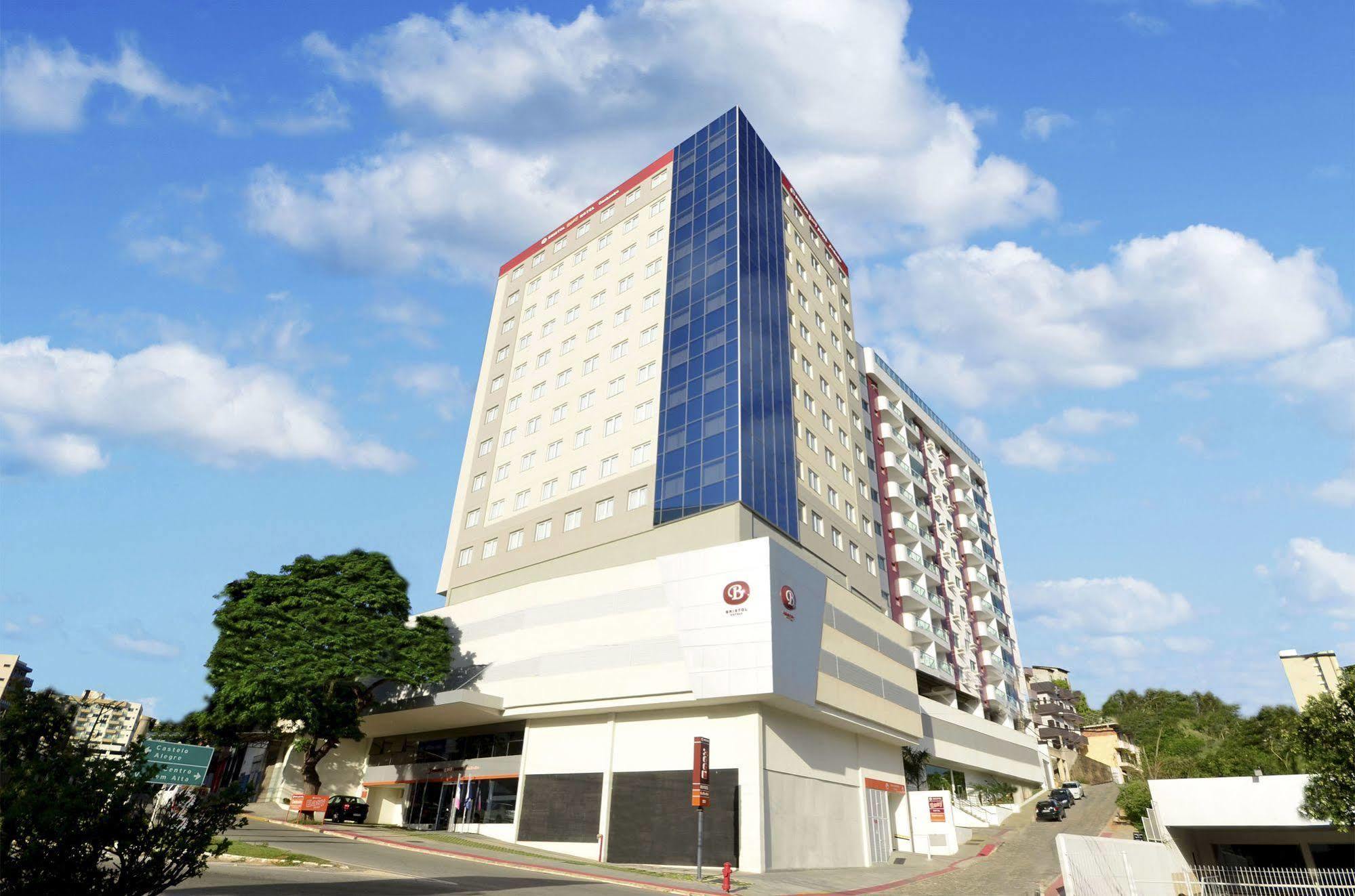 卡撒白布里斯托尔快捷酒店 伊塔佩米林河畔卡舒埃鲁 外观 照片